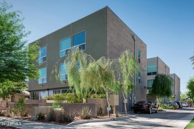Foto del edificio - 525 E Willetta St