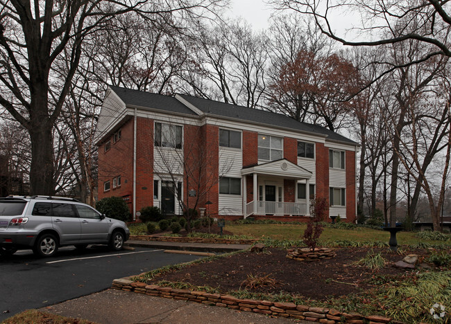 Building Photo - Elizabeth Point Apartments