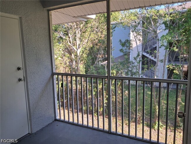 Foto del edificio - 8358 Bernwood Cove Loop