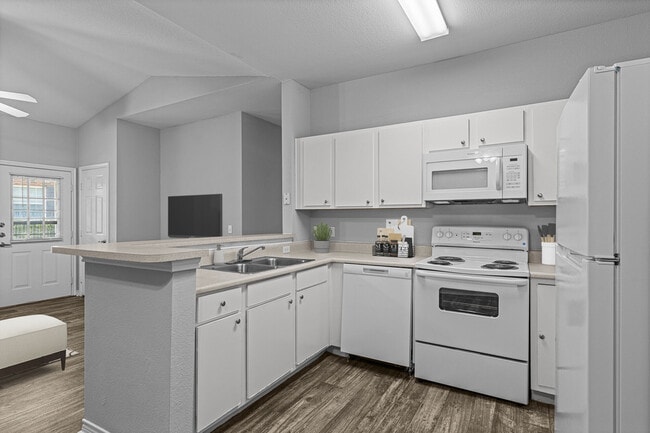 Building Photo - Creekside Village