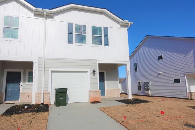 Building Photo - 904 Yarn Wy