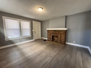 Building Photo - 1091 S Champion Ave