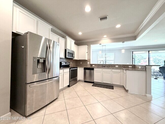Building Photo - 13527 Montecito Pl