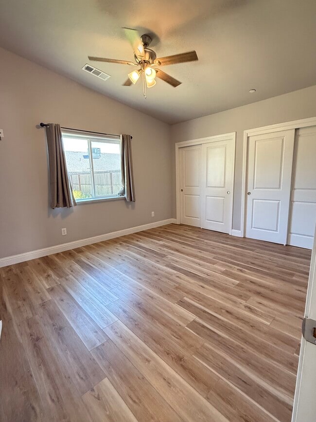 Building Photo - 1084 Adell St