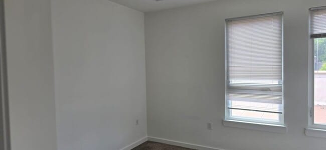 Building Photo - 687 Ocean Ave
