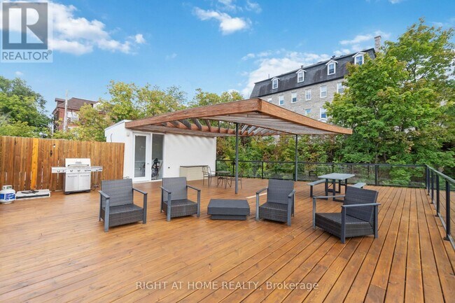 Photo du bâtiment - 22 Perkins St