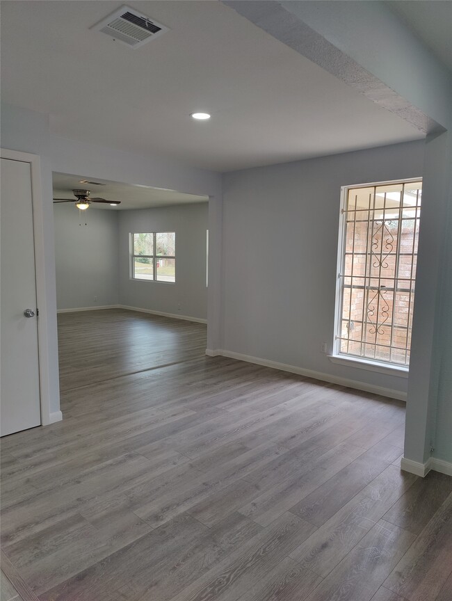 Building Photo - 11731 Fall Meadow Ln