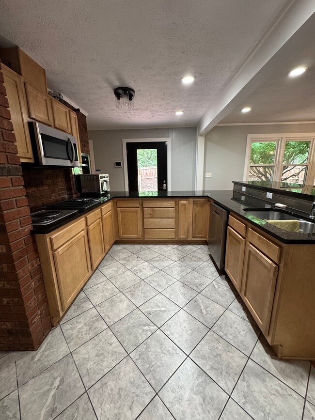 Building Photo - 15 Pentland Hills Dr