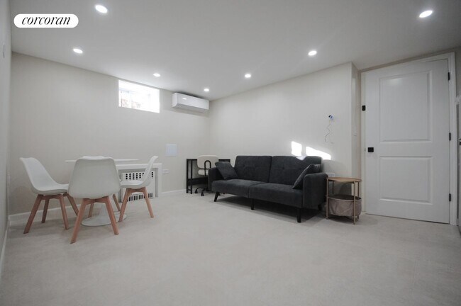 Foto del edificio - 293 E 51st St