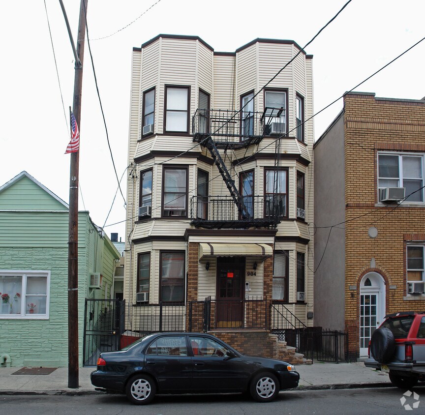 Building Photo - 904 Bergenline Ave