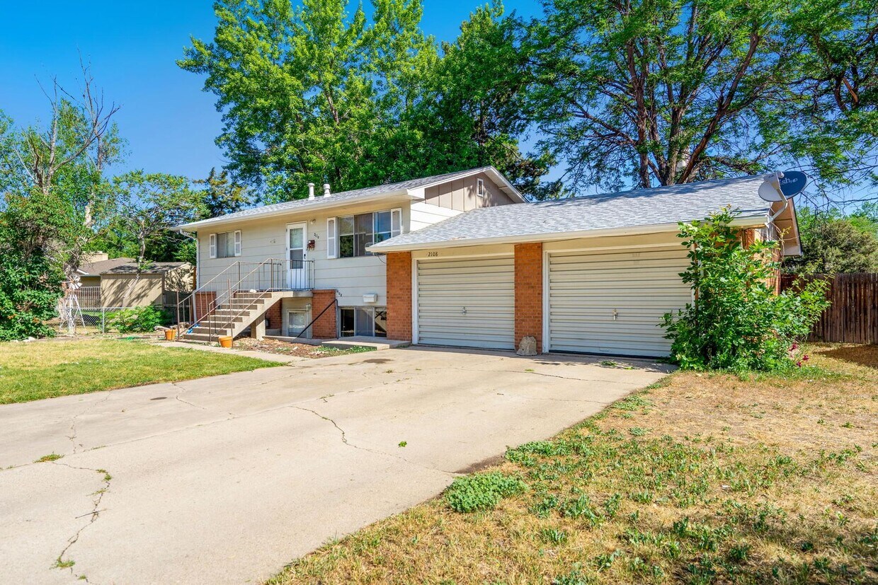 Primary Photo - 2108 Applewood
