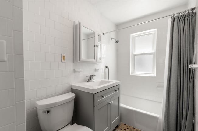 Building Photo - 39-41-41 Medford St