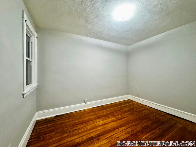 Building Photo - 76 Florida St