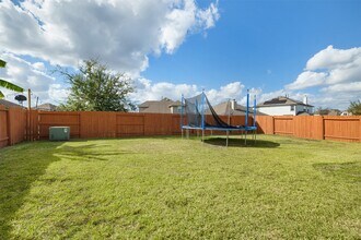 Building Photo - 2923 Golden Honey Ln