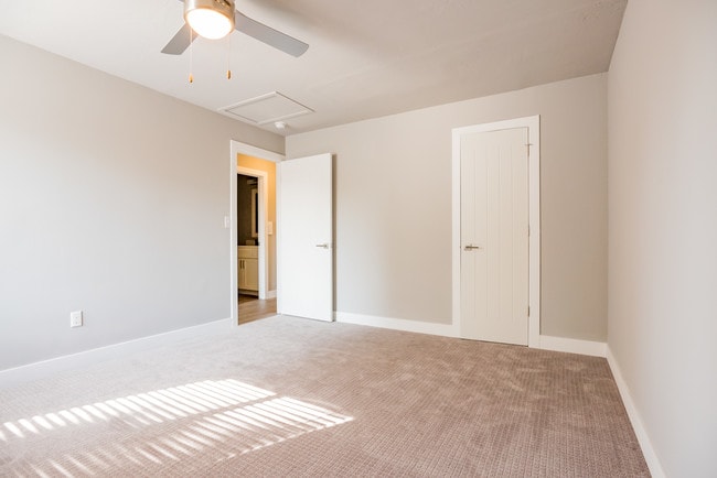 Building Photo - Shenandoah Apartments