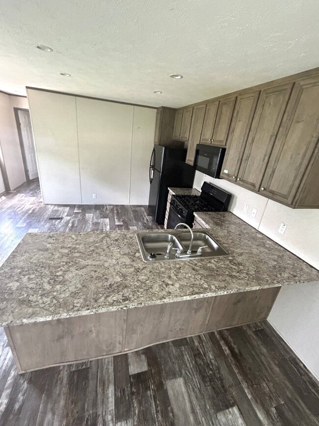 Building Photo - 575 Payne Creek Est