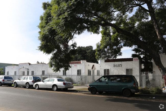 Building Photo - 2627 West Blvd