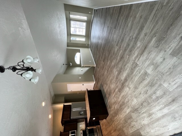 Foto del edificio - 617 N Shamrock Rd