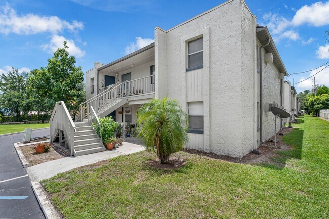 Building Photo - SPECIAL - $500 CREDIT! 1BD/1BA Apartment o...