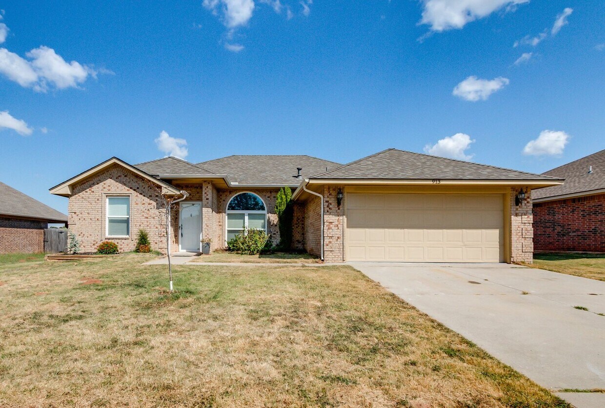 913 Accipiter St, Norman, OK 73072 House Rental in Norman, OK
