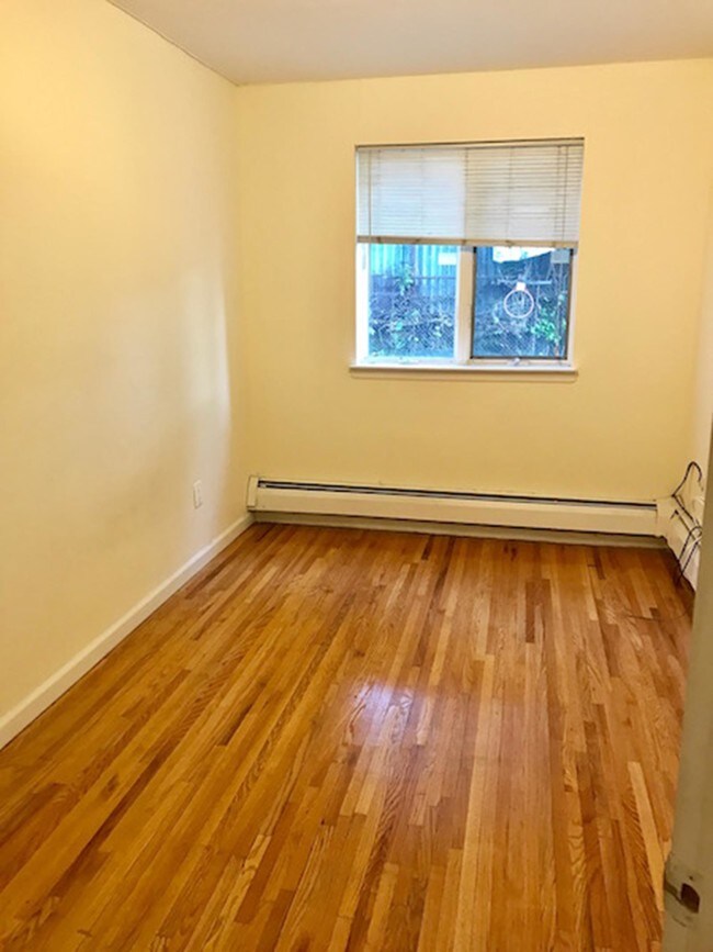 Building Photo - 1222 Avenue Y