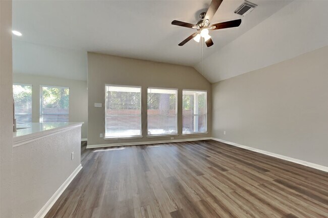 Foto del edificio - 70 N Creekmist Pl