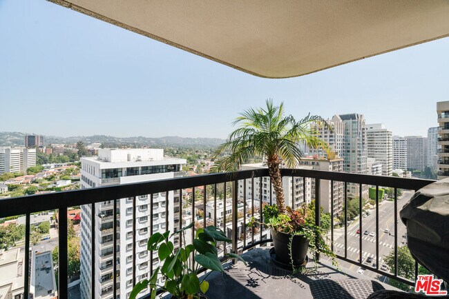 Building Photo - 10790 Wilshire Blvd