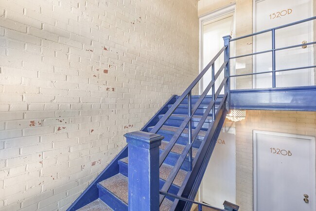 Foto del edificio - 1524 E 17th St