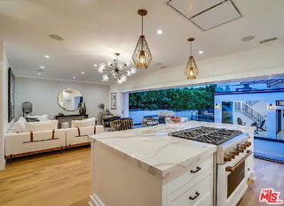 Foto del edificio - 1524 N Sierra Bonita Ave