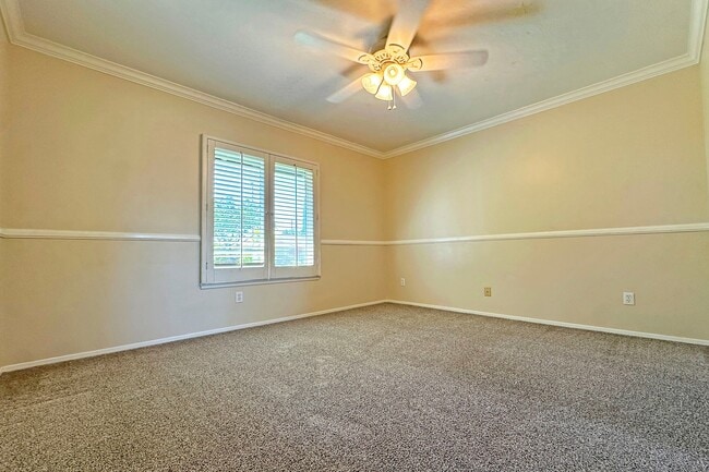 Building Photo - 1562 Whittier Ave