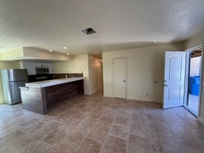 Building Photo - 1512 Sunrise Rd