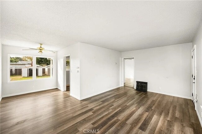 Building Photo - 166 E Osgood St