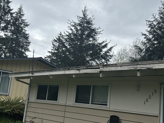 Foto del edificio - 18015 Sunnyside Ave N