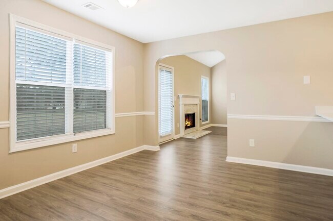 Building Photo - 1475 Range Heights Ter