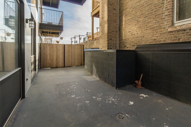 Foto del edificio - 1554 N Talman Ave