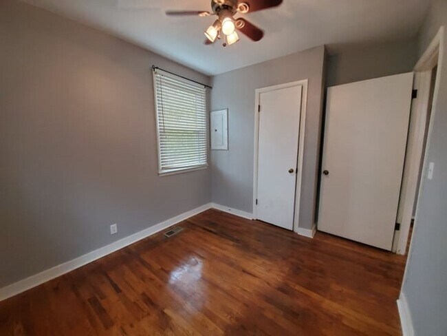Foto del edificio - Prime East Nashville Living!