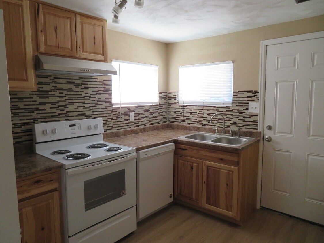 Foto principal - 726 E Fountain Blvd