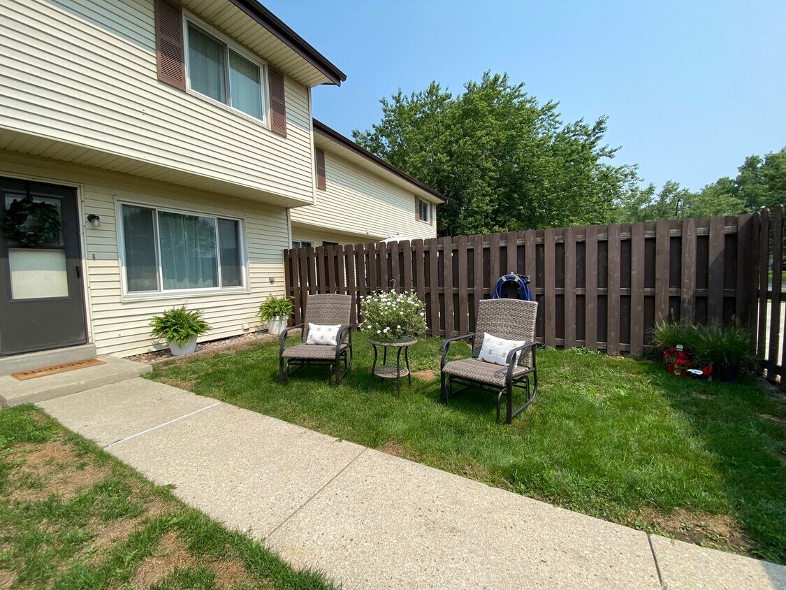 Foto del edificio - W164N11511-N11511 Squire Ct