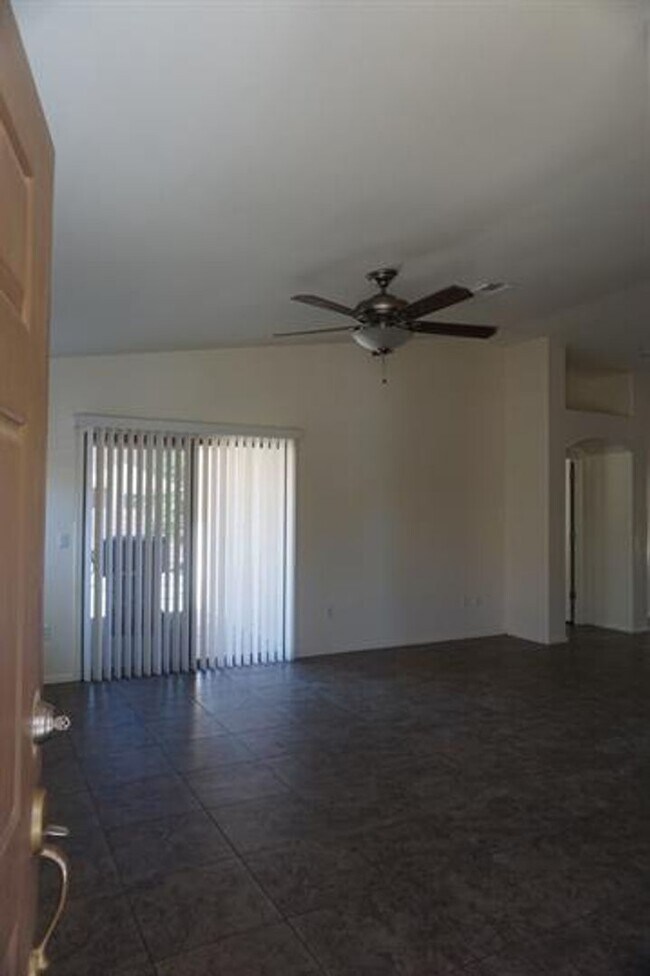 Foto del edificio - 4137 E Shadow Branch Dr