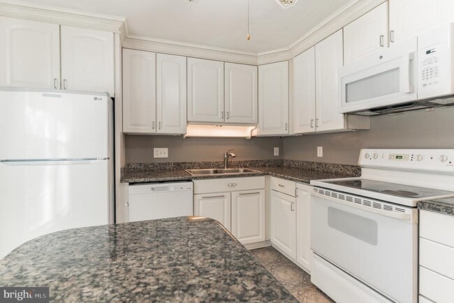 Foto del edificio - 7422 Adams Park Ct