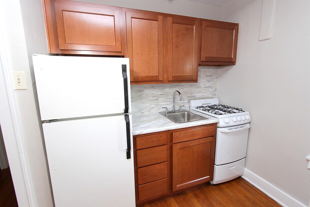 Foto principal - 32 Shady Dr W