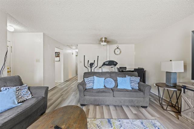 Foto del edificio - 2514 Windy Pine Ln