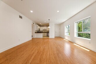 Building Photo - 11831 Avon Way