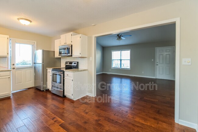 Foto del edificio - 7103 Thornaby Dr