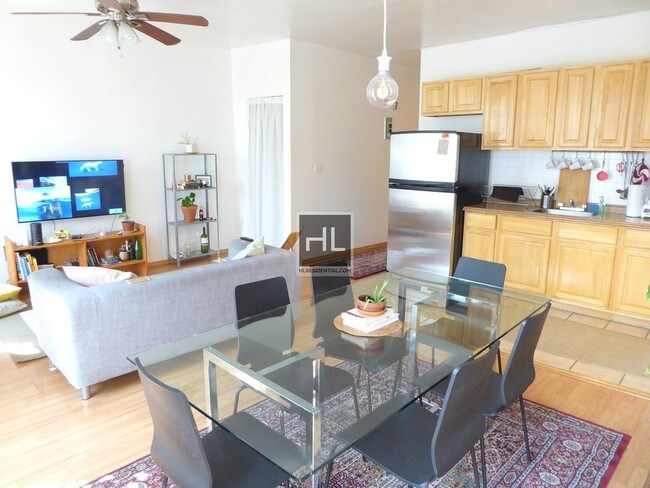 Foto del edificio - 793 Monroe St