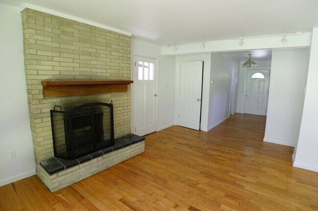 Foto del edificio - 1245 Centre Rd