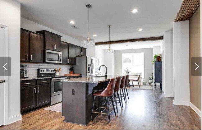 Building Photo - 14211 Michaux Village Dr