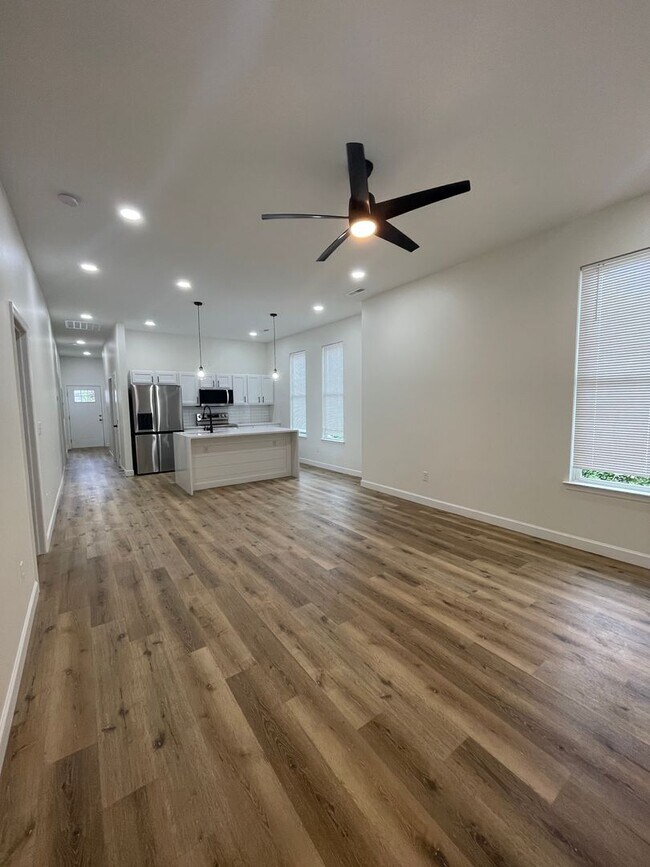 Building Photo - Charming Remodeled Home in Chattanooga