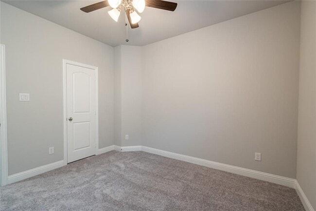 Building Photo - 7808 Cottonwood Dr