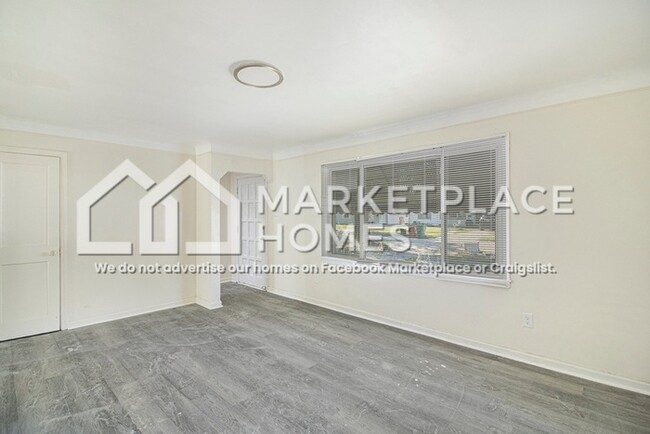 Building Photo - 17097 Lincoln Ave